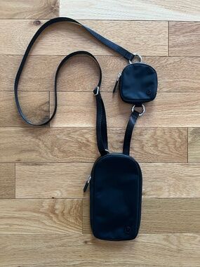 Lululemon Black Modular Phone Crossbody Bag